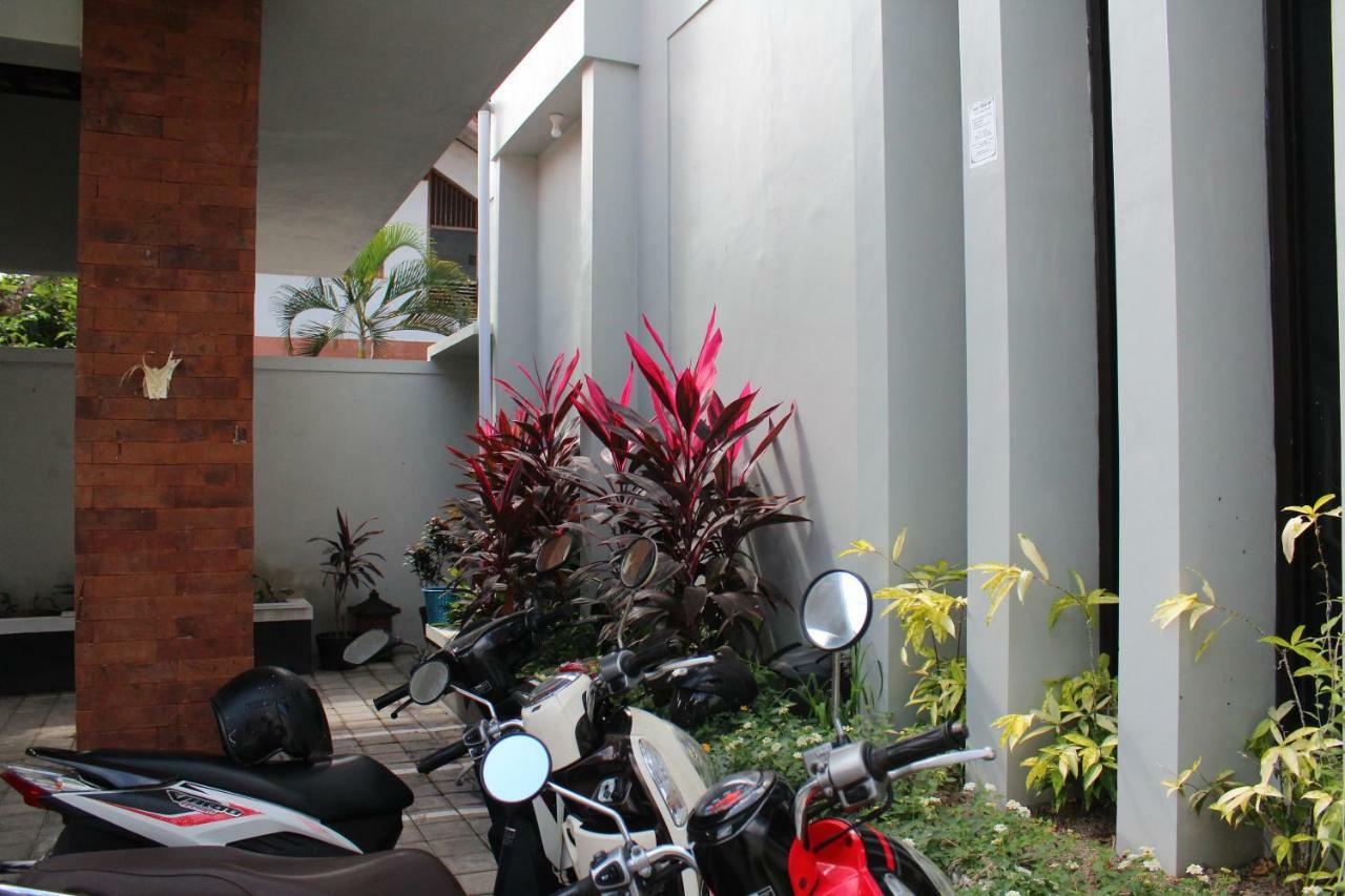Gentong Kost Hotel Denpasar  Exterior photo